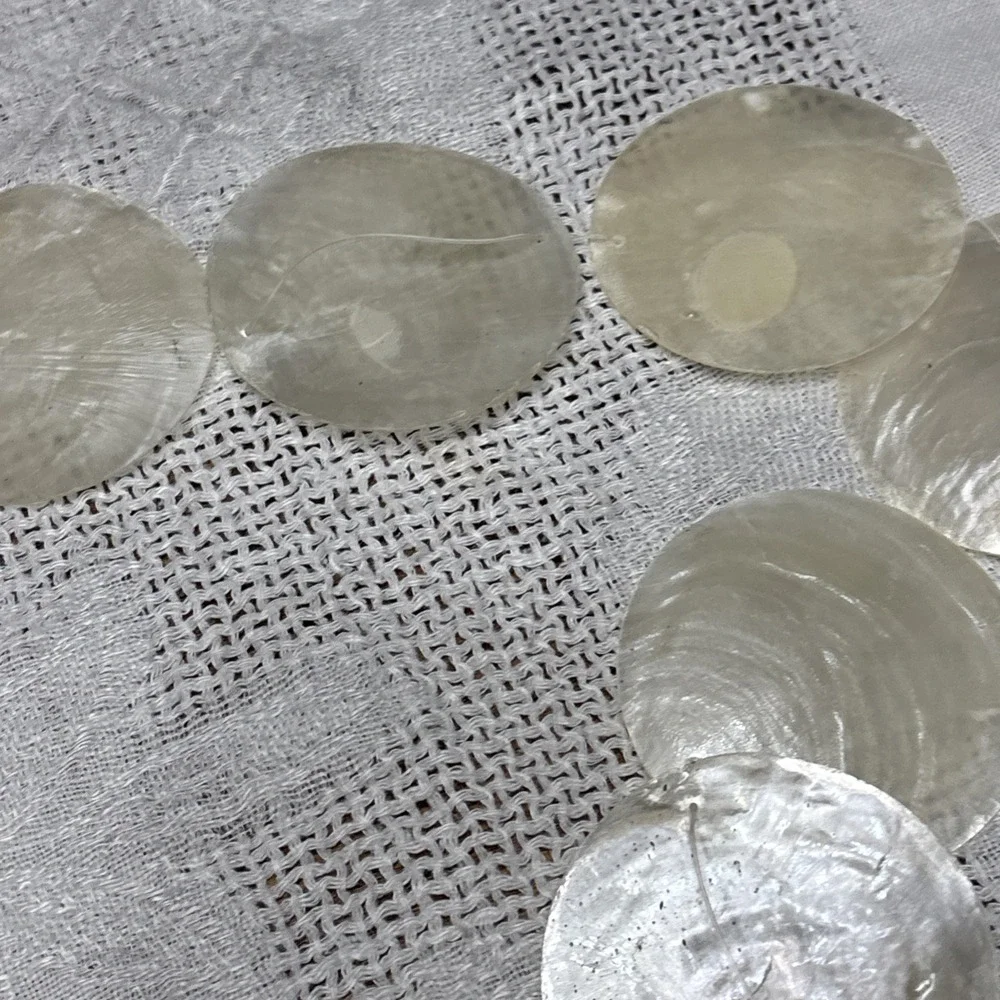 43 Pre Strung Capiz Shells White Round 2